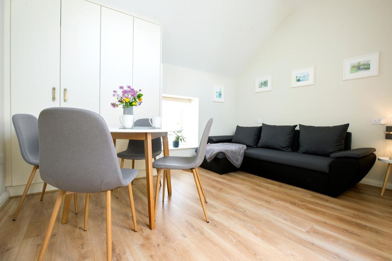 Sallins Loft Apartment Bagian luar foto