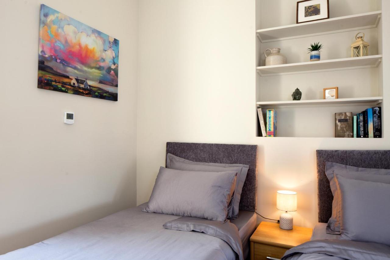 Sallins Loft Apartment Bagian luar foto